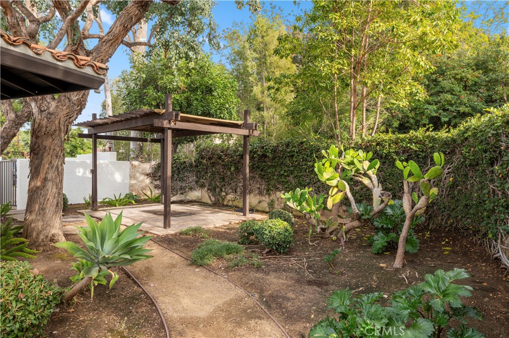 1596 SE Skyline Drive