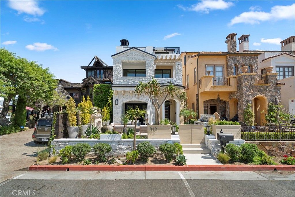 312 Carnation Avenue