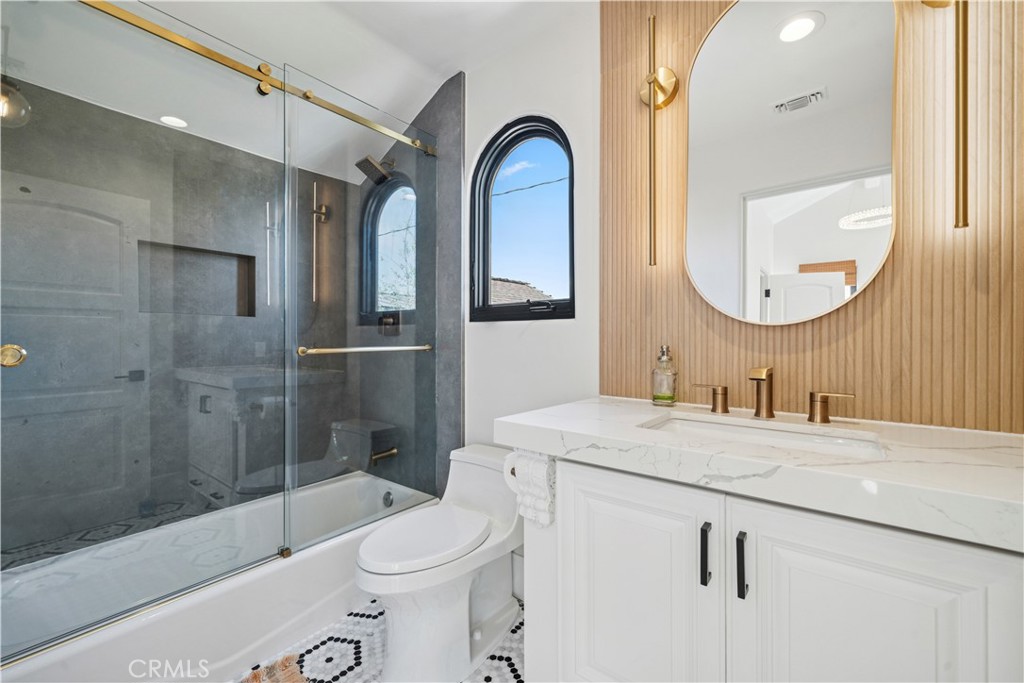 312 Carnation Avenue