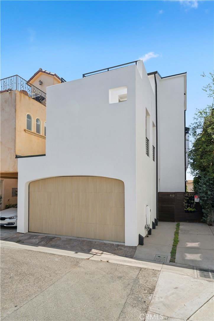 312 Carnation Avenue