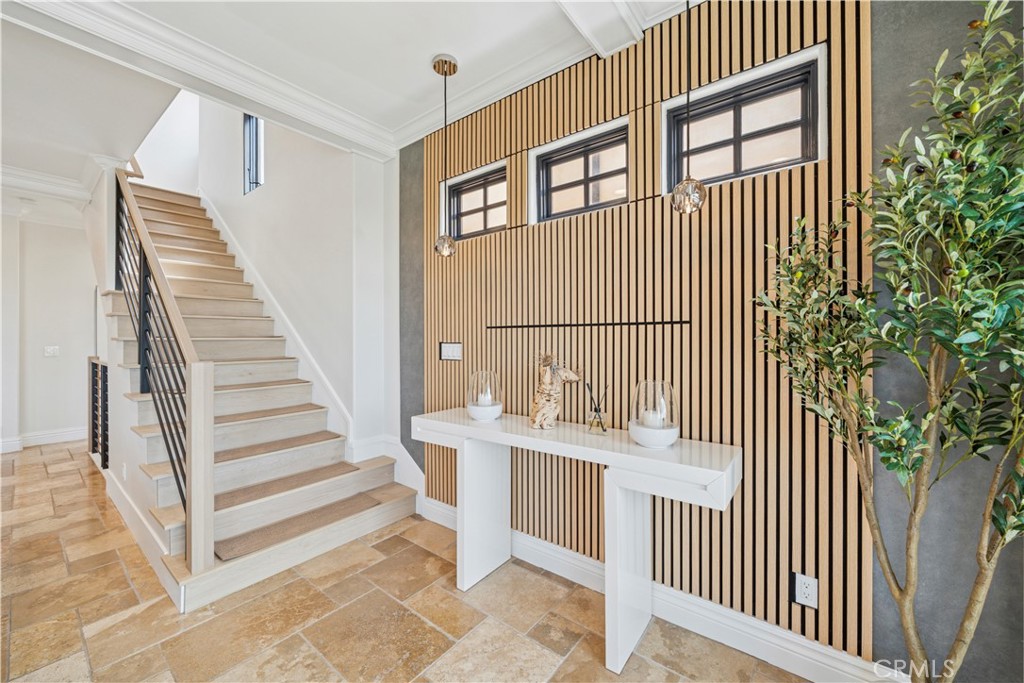 312 Carnation Avenue