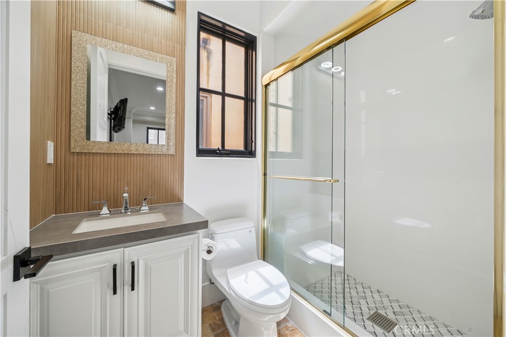 312 Carnation Avenue