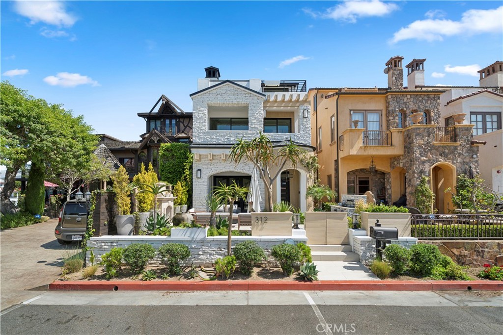 312 Carnation Avenue