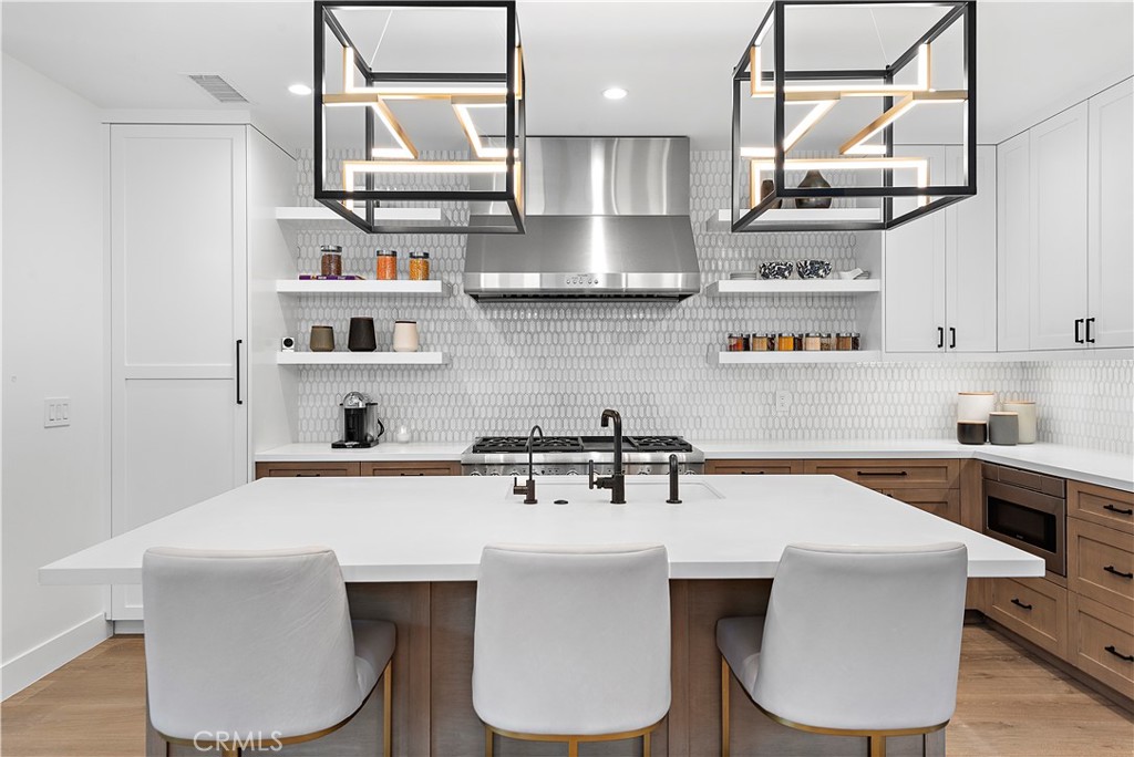 613 Narcissus Avenue