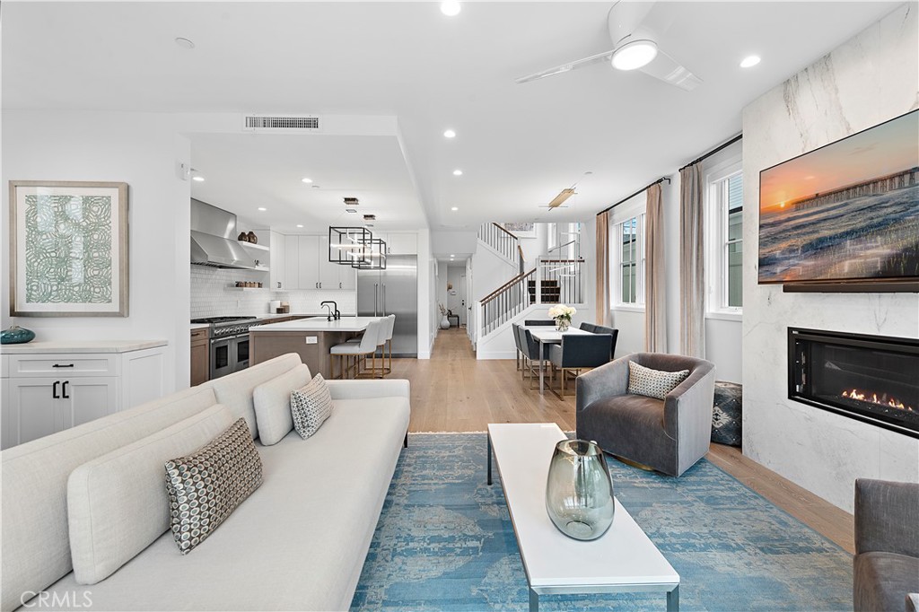 613 Narcissus Avenue