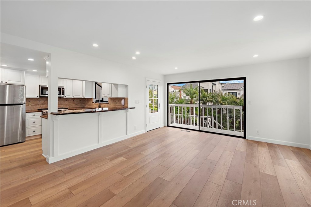 405 Heliotrope Avenue A