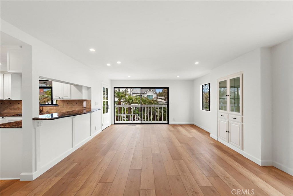 405 Heliotrope Avenue A