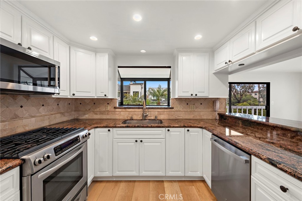 405 Heliotrope Avenue A