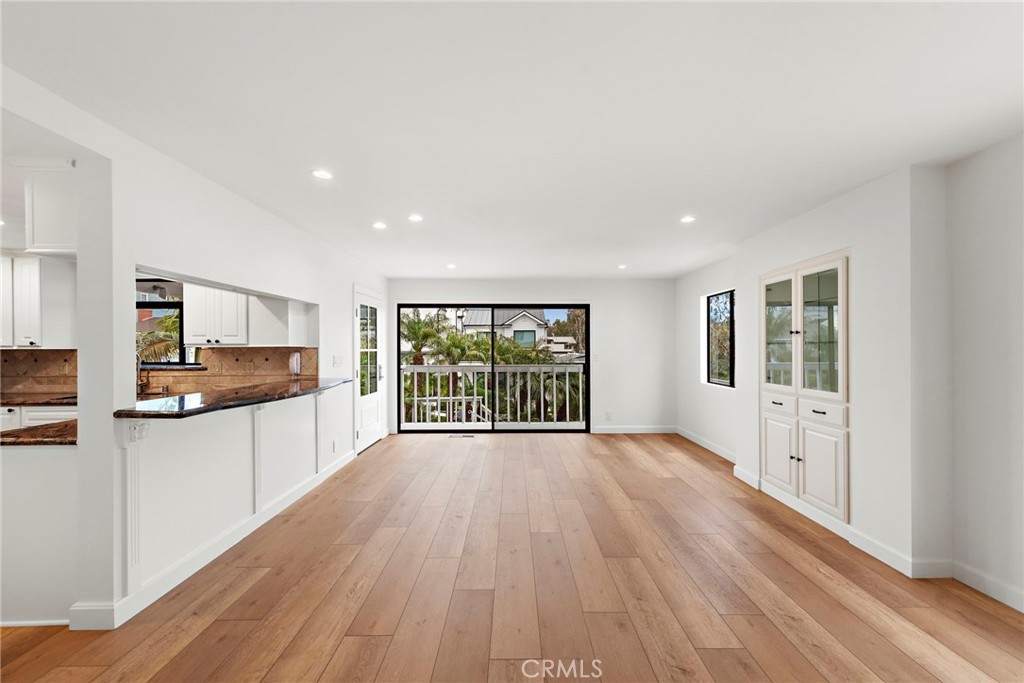 405 Heliotrope Avenue A