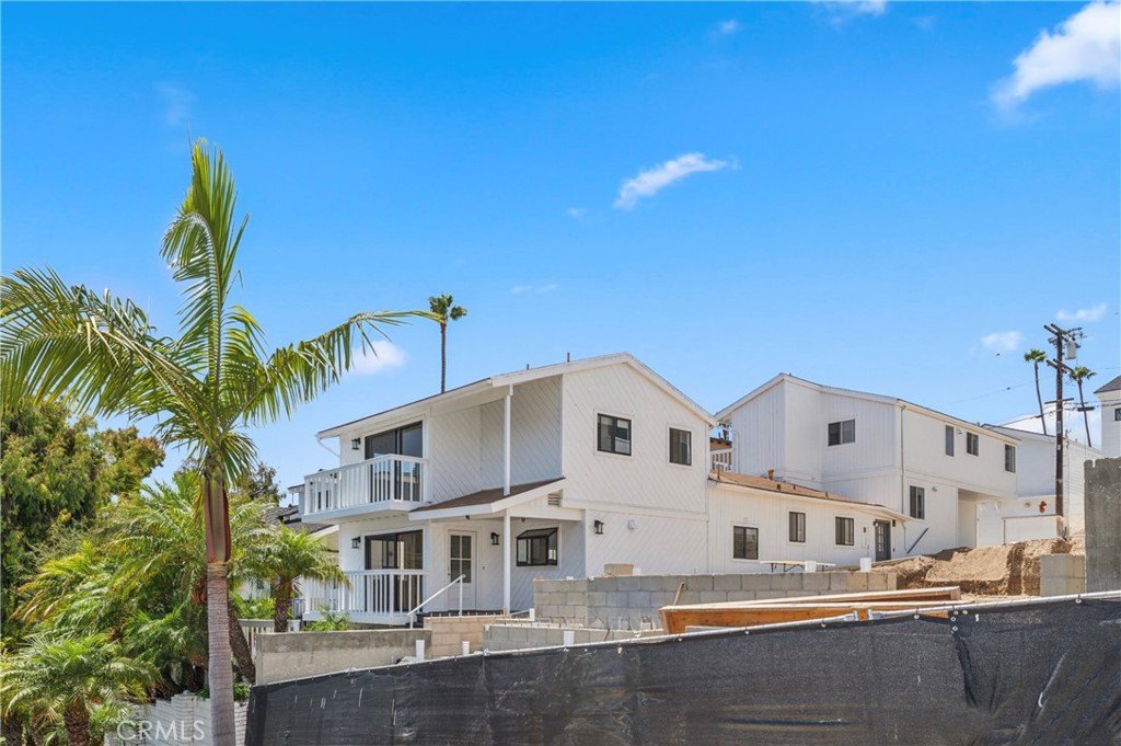 405 Heliotrope Avenue A