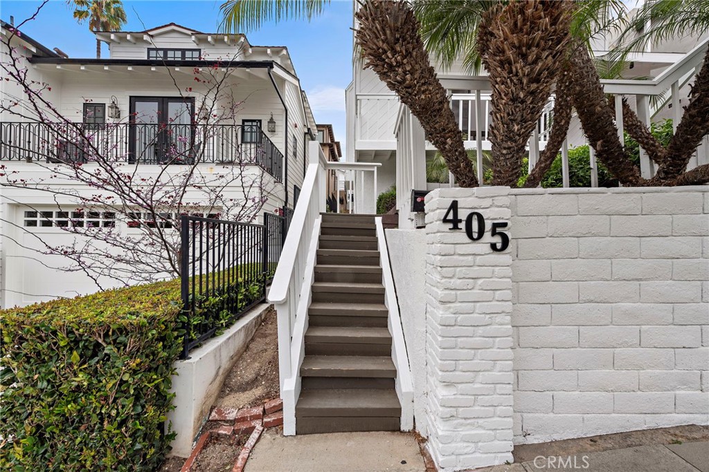 405 Heliotrope Avenue A