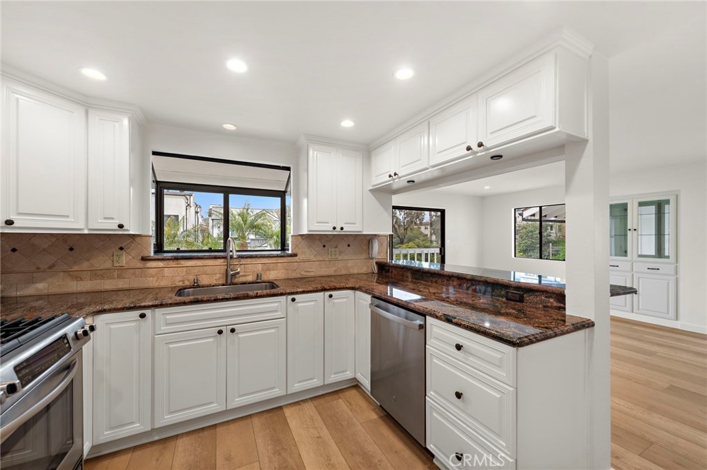 405 Heliotrope Avenue A