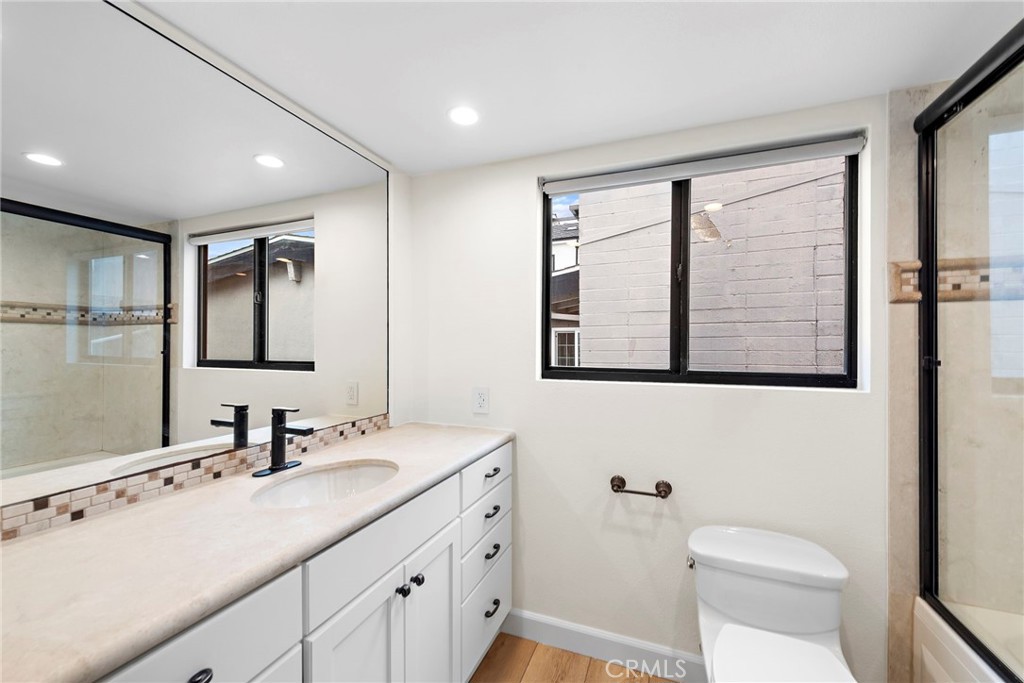 405 Heliotrope Avenue A