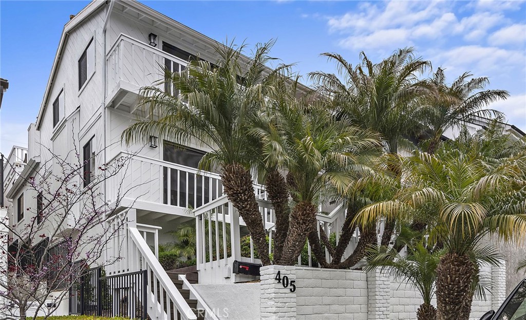 405 Heliotrope Avenue A