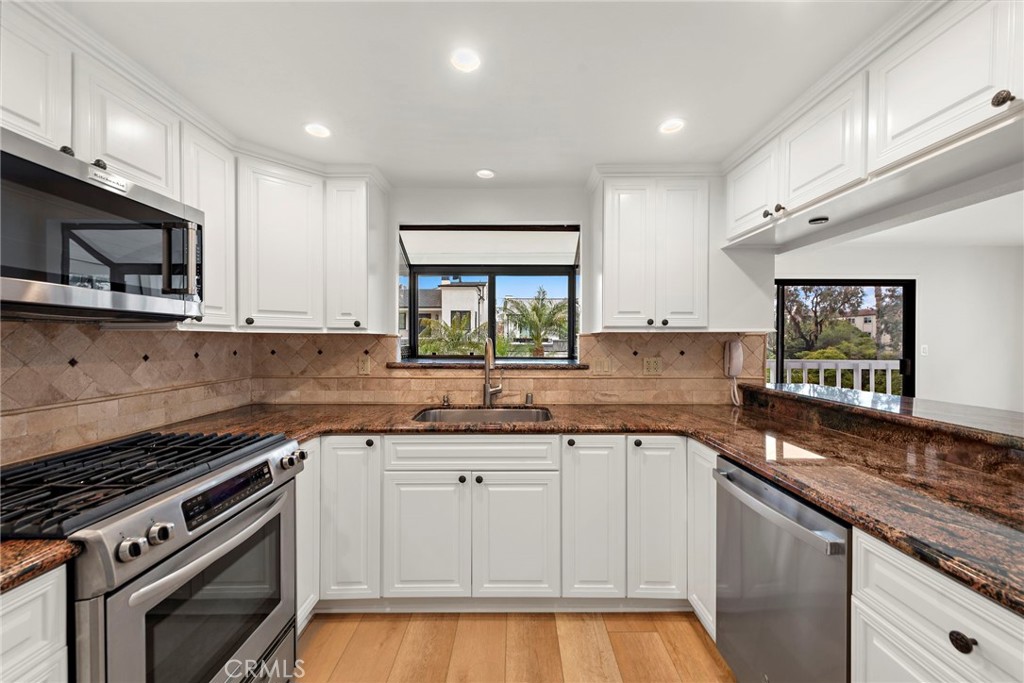 405 Heliotrope Avenue A