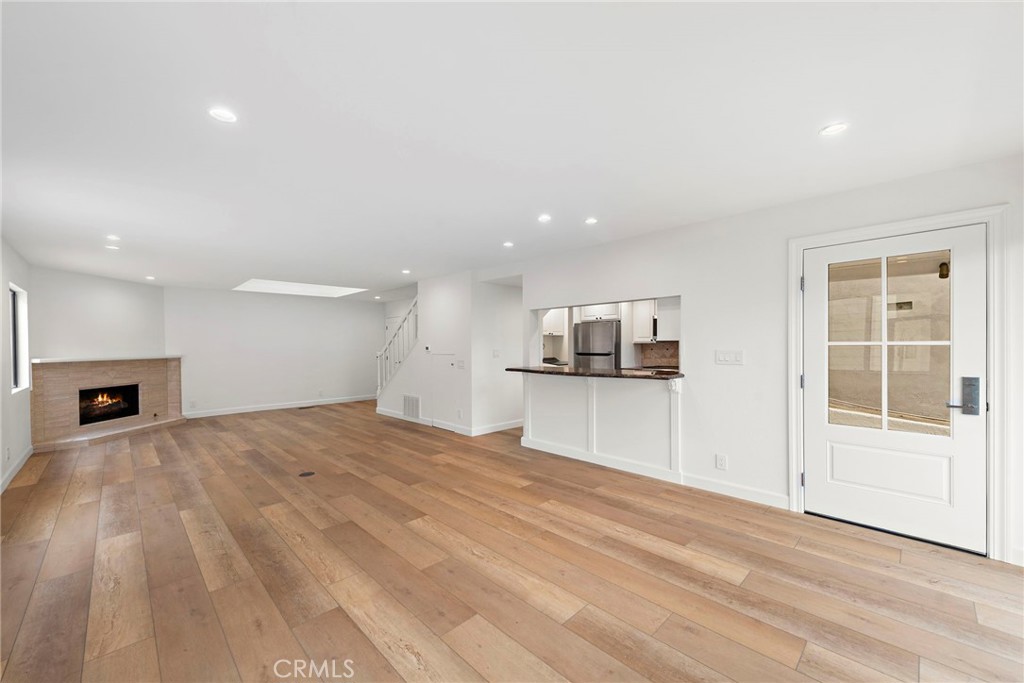 405 Heliotrope Avenue A