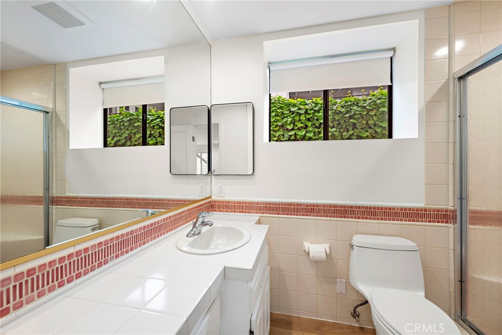 405 Heliotrope Avenue A