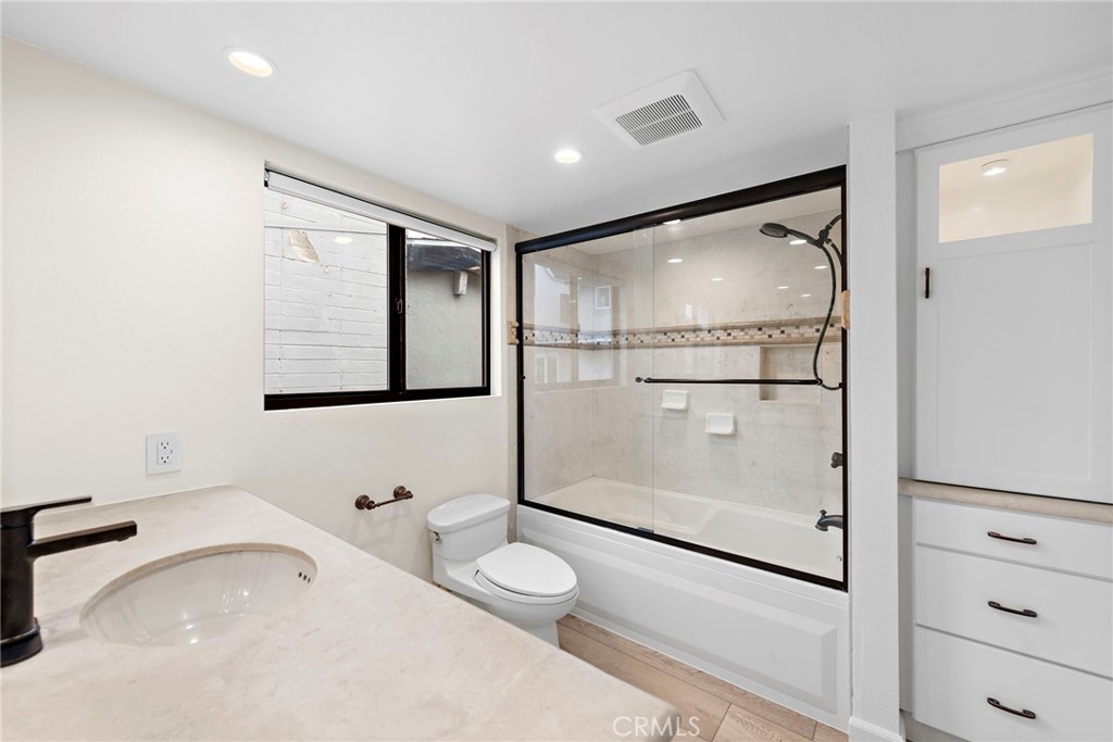 405 Heliotrope Avenue A