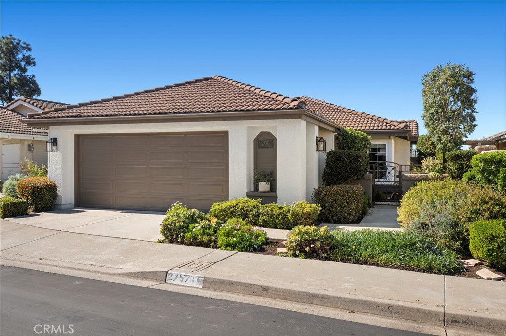 27571 Paseo Castile