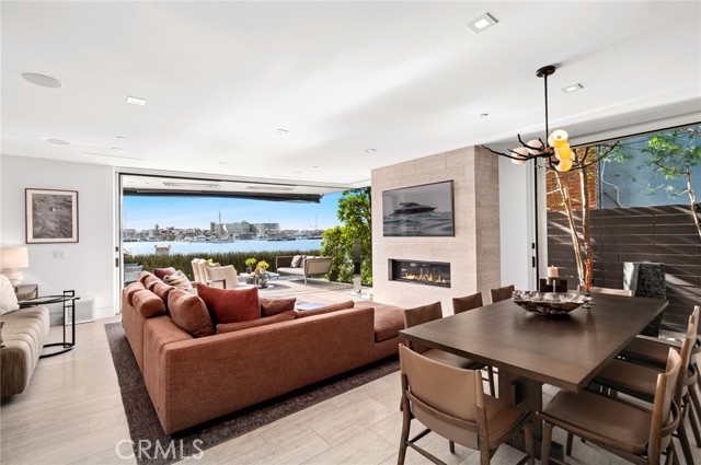 304 S Bay Front