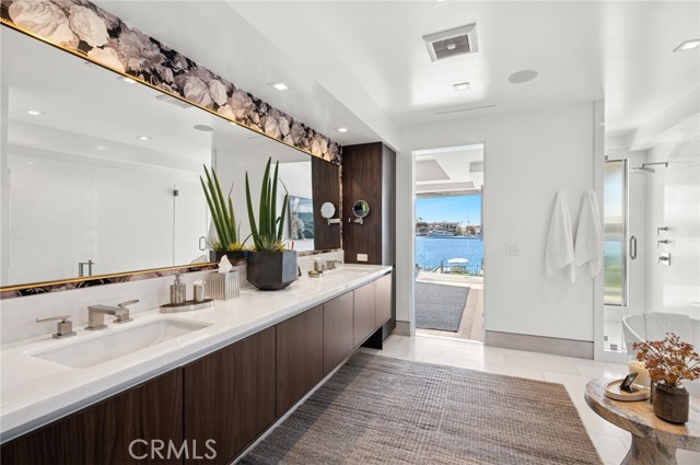 304 S Bay Front
