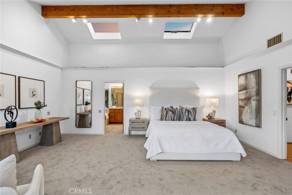 2421 Blackthorn Street