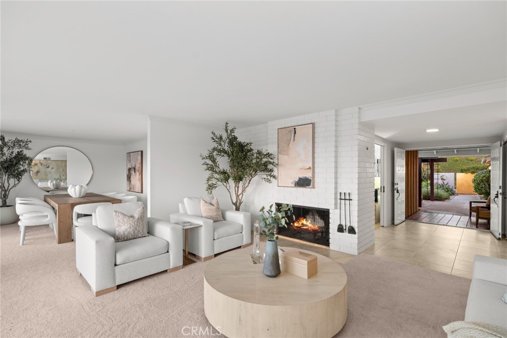 2421 Blackthorn Street