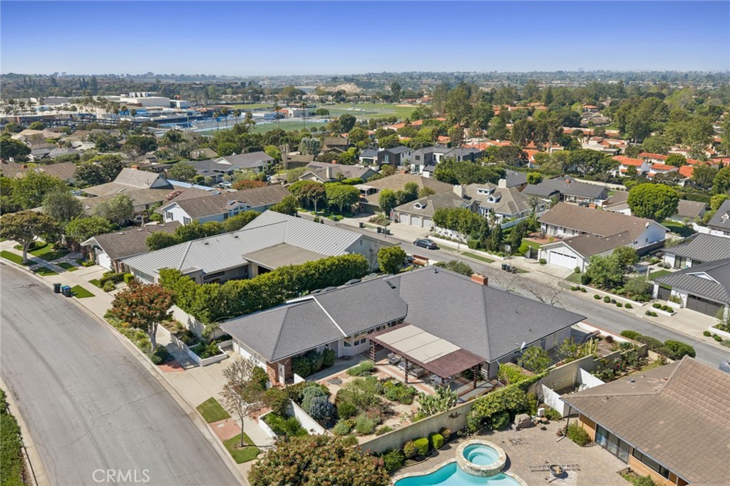 2421 Blackthorn Street