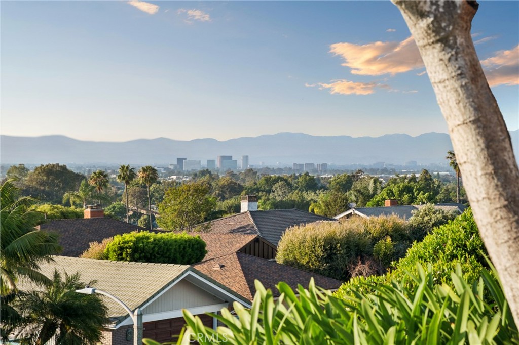 2421 Blackthorn Street