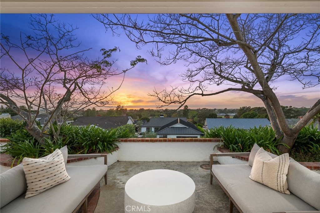 2421 Blackthorn Street