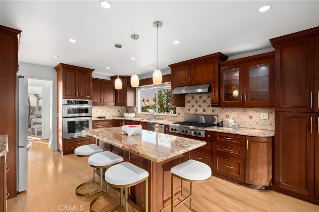 2421 Blackthorn Street