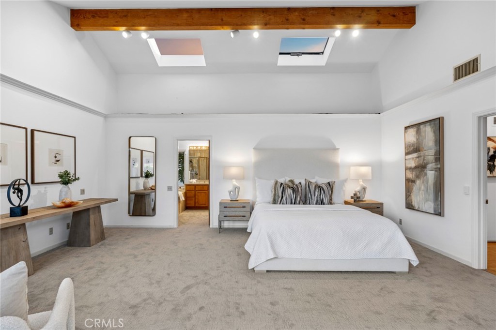 2421 Blackthorn Street