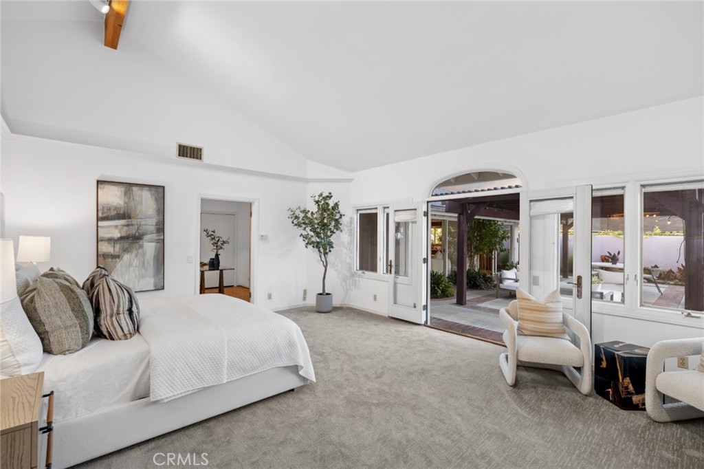 2421 Blackthorn Street