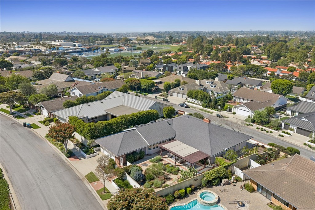 2421 Blackthorn Street