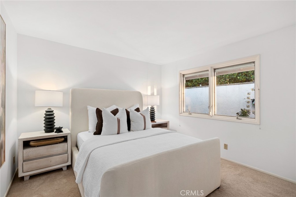 2421 Blackthorn Street