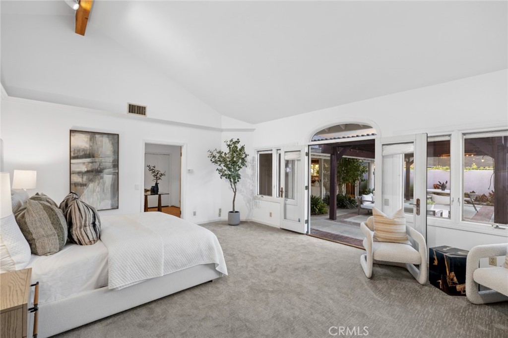 2421 Blackthorn Street