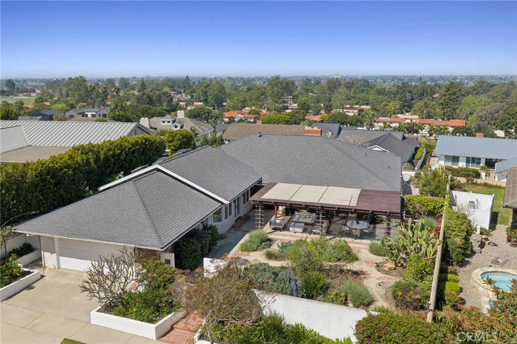 2421 Blackthorn Street