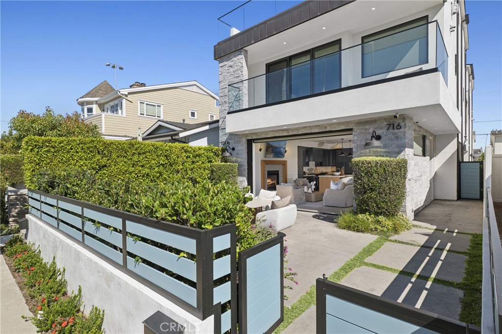 716 Heliotrope