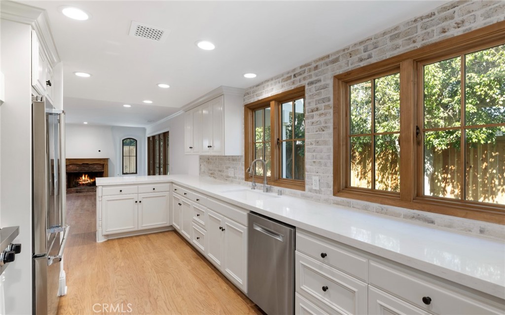 2214 Holly Lane