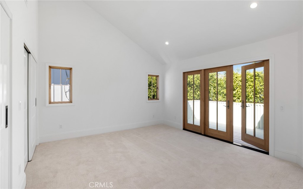 2214 Holly Lane