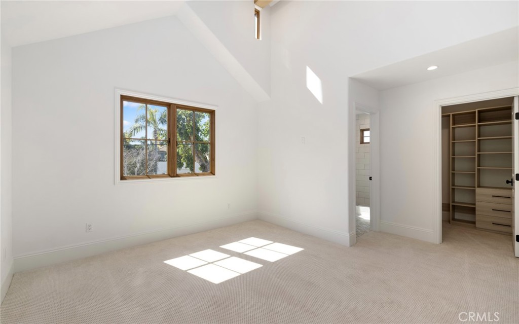 2214 Holly Lane