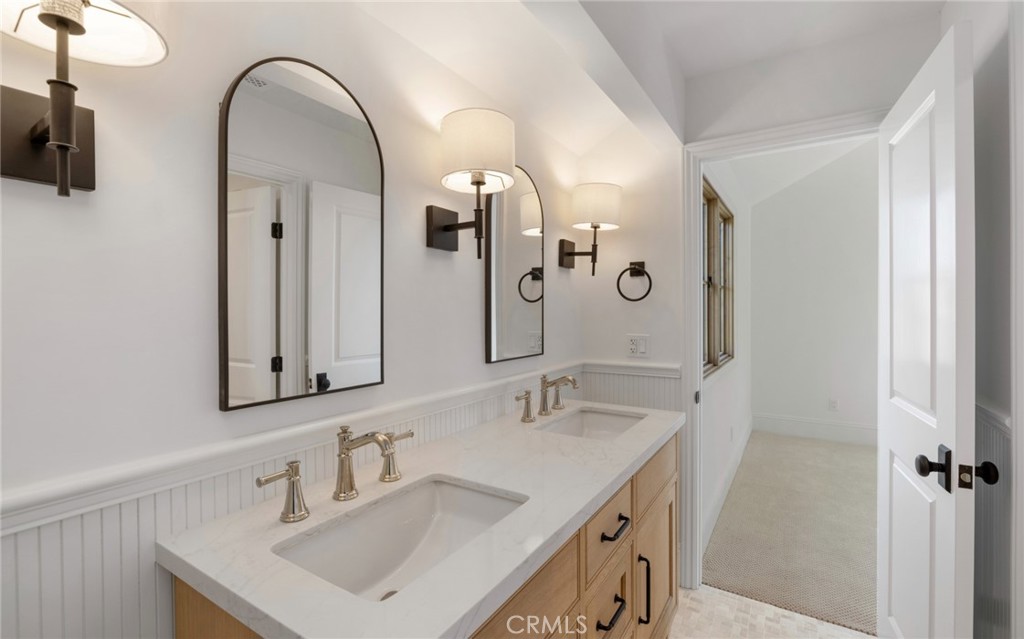 2214 Holly Lane