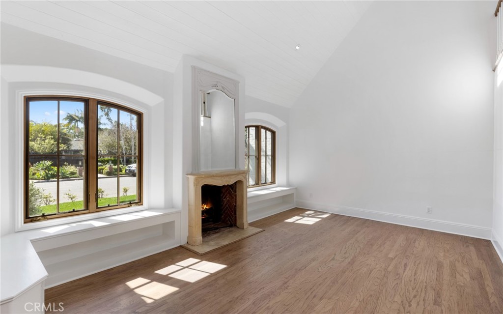 2214 Holly Lane
