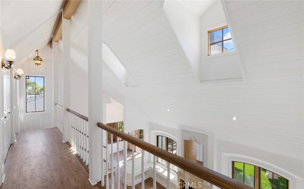 2214 Holly Lane