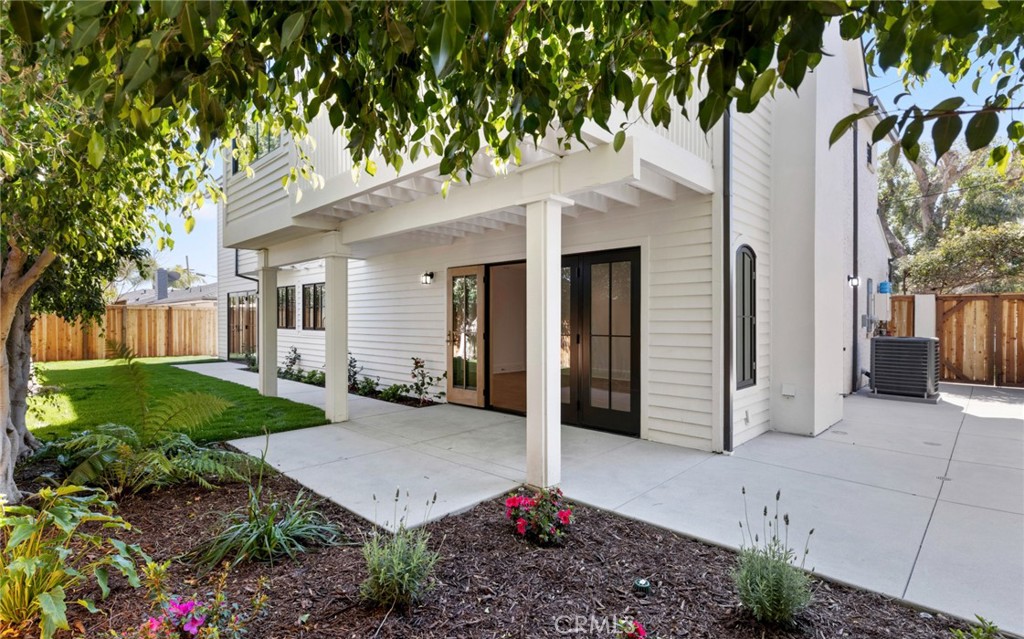 2214 Holly Lane