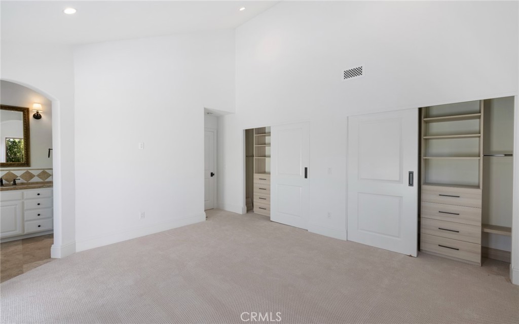 2214 Holly Lane