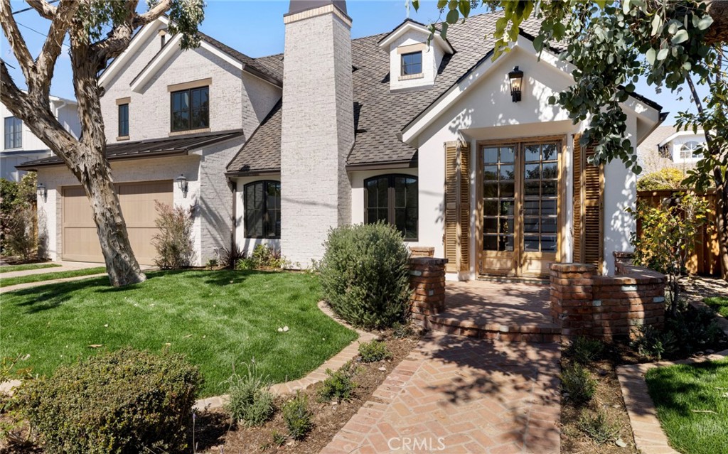 2214 Holly Lane