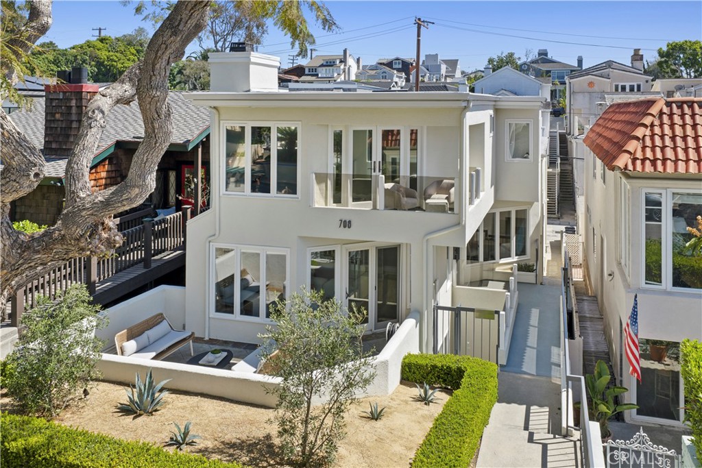 708 Iris Avenue A