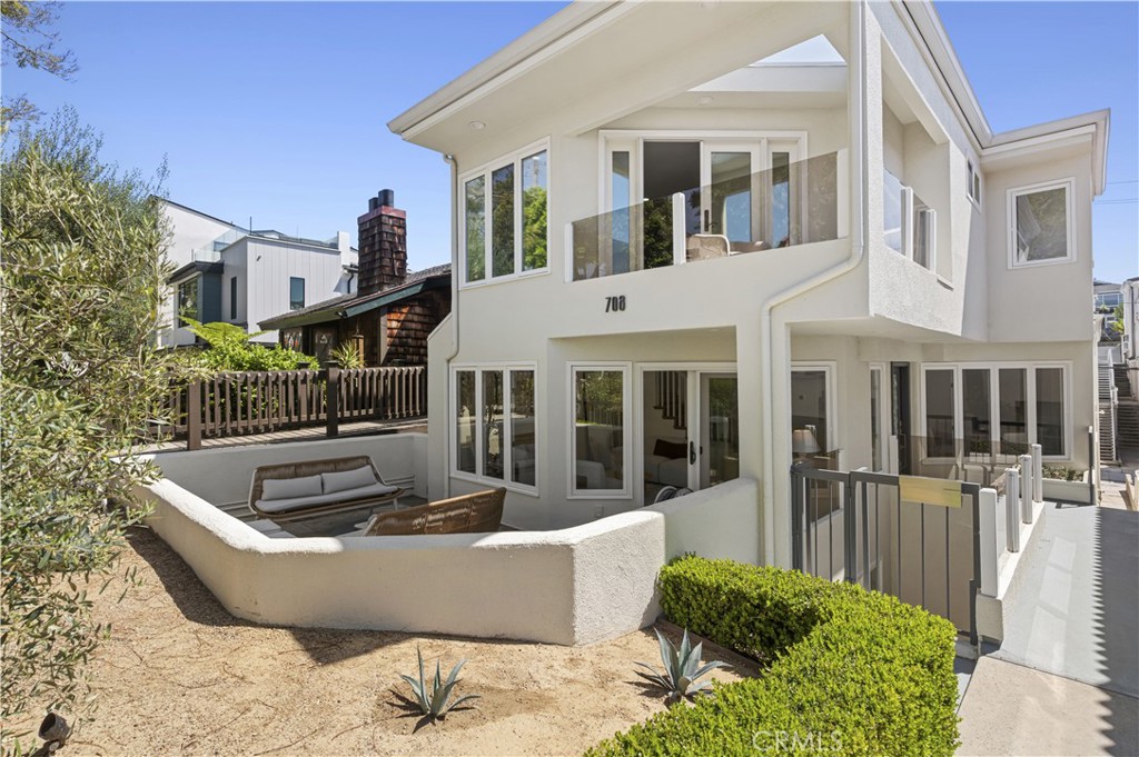 708 Iris Avenue A