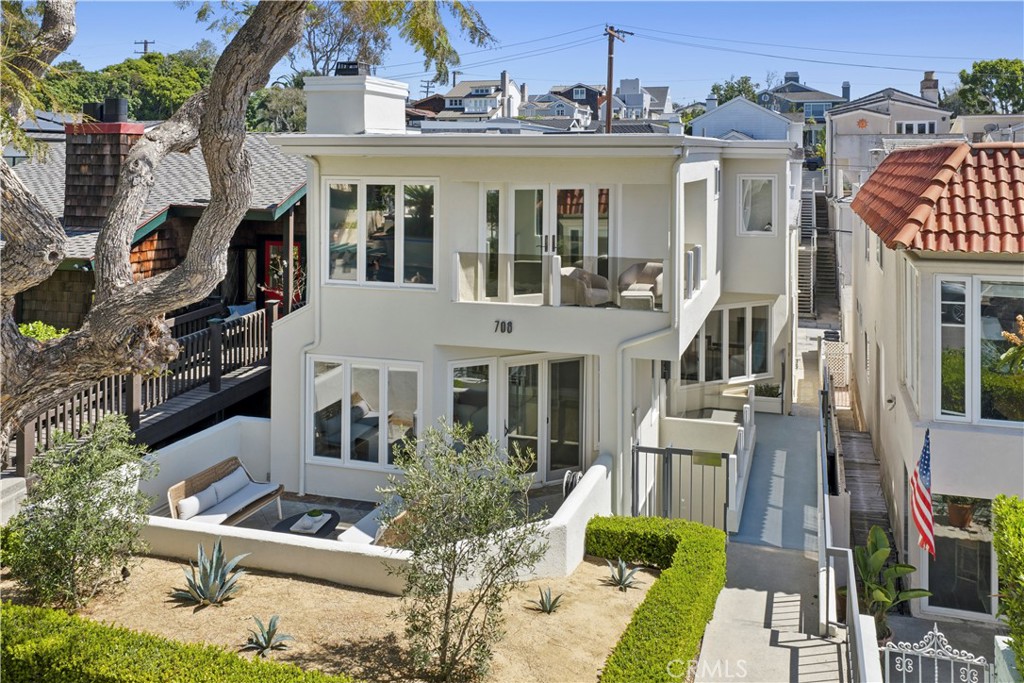 708 Iris Avenue A